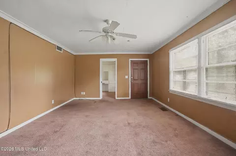 Living - 215 Carmel Ave, Jackson, MS 39204 photo 1 of 5
