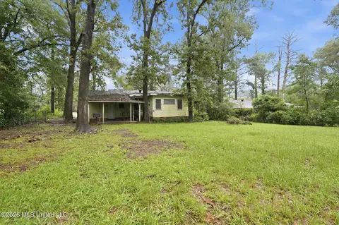Exterior - 215 Carmel Ave, Jackson, MS 39204 photo 2 of 4