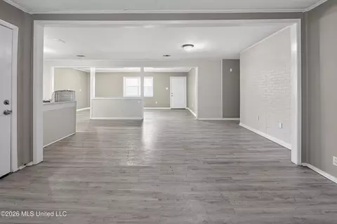 Living - 118 Kildare, Jackson, MS 39209 photo 1 of 9