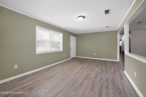Living - 118 Kildare, Jackson, MS 39209 photo 7 of 9