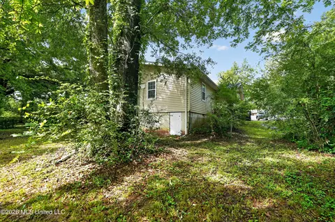 Exterior - 118 Kildare, Jackson, MS 39209 photo 5 of 6