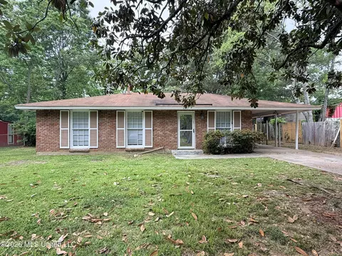 2805 Engleside Dr, Jackson, MS 39212