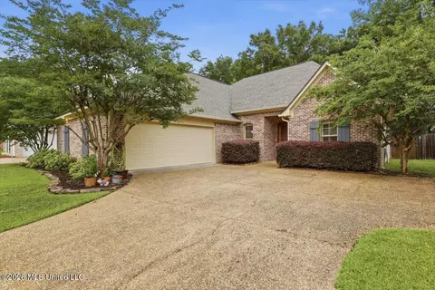 320 Westwood Pl, Brandon, MS 39042