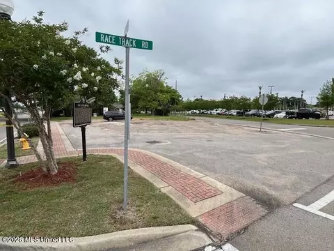 9492 Central Ave, D'iberville, MS 39540 photo 2