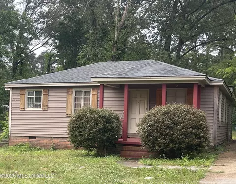 825 Combs St, Jackson, MS 39204