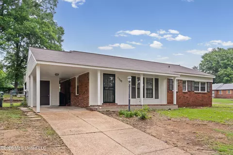 1500 Vicksburg Dr, Southaven, MS 38671