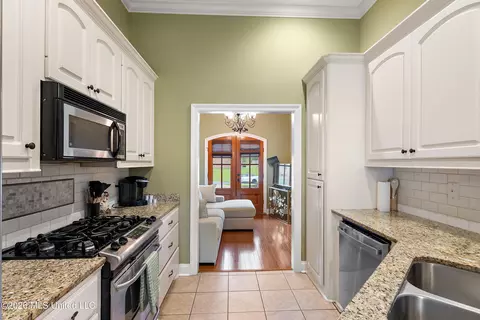 454 Pinebrook Cir, Brandon, MS 39047 photo 7