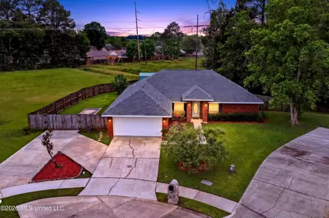 1601 Lori Dr, Ocean Springs, MS 39564