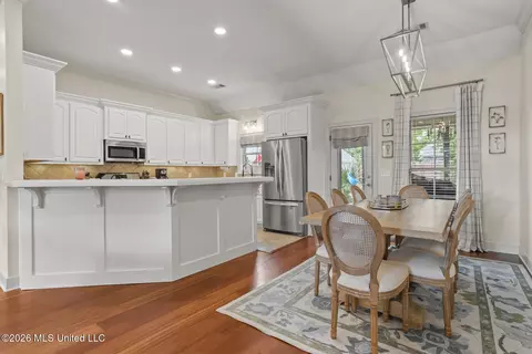 Dining - 164 Regatta Dr, Brandon, MS 39047 photo 2 of 2