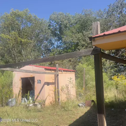 1533 Ccc Line Rd, West Point, MS 39773 photo 5