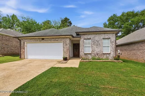 305 Stoneybrook Dr, Brandon, MS 39042