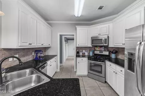 Kitchen - 101 Marion Dr, Clinton, MS 39056 photo 3 of 3