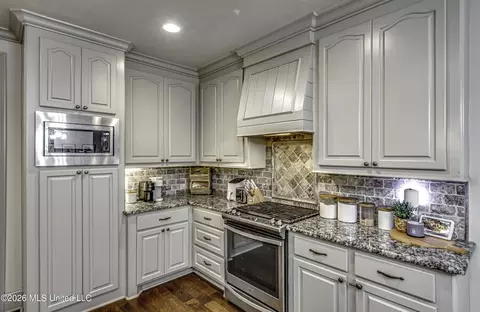 Kitchen - 612 Macbeth St, Brandon, MS 39047 photo 3 of 7