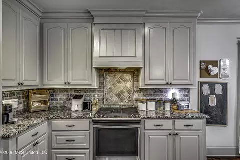Kitchen - 612 Macbeth St, Brandon, MS 39047 photo 4 of 7