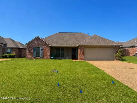 113 Dakota St, Byram, MS 39272