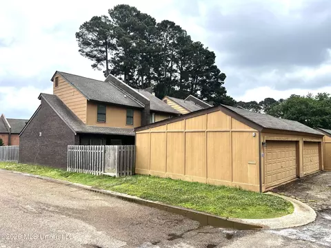 1255 E County Line #G1, Jackson, MS 39211