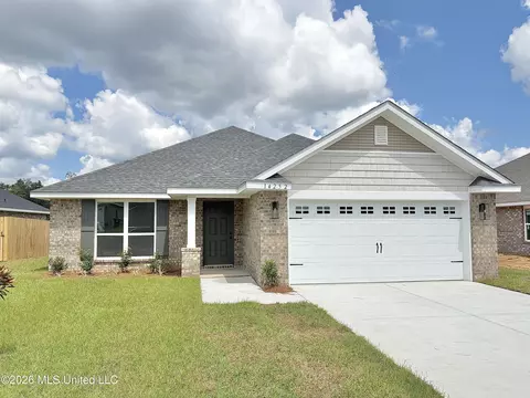 14252 Hartland Dr, Gulfport, MS 39503