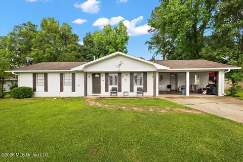 1201 Anderson St, Forest, MS 39074