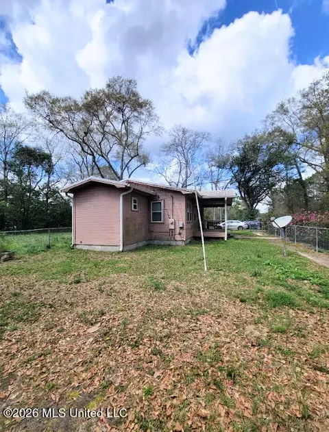 838 Colville St, Wiggins, MS 39577 photo 2