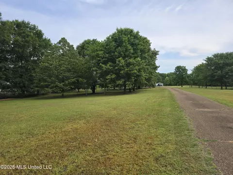 565 Alred Rd, Coldwater, MS 38618