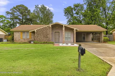 431 Sarah St, Pearl, MS 39208