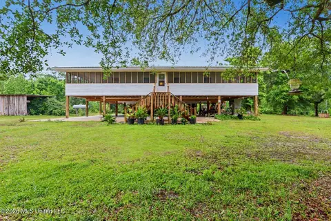 4219 Merrill Rd, Lucedale, MS 39452