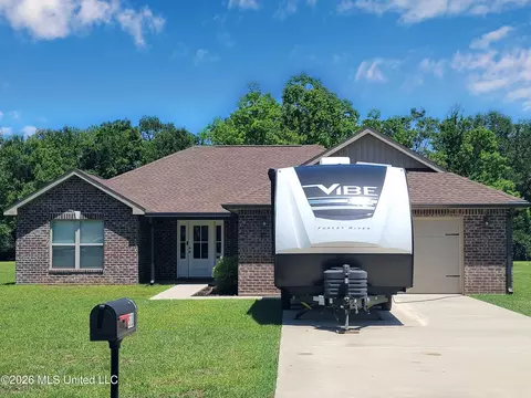 51 Mojave Ln, Picayune, MS 39466