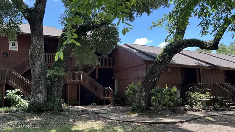 113 Lakeside Villa #B, Diamondhead, MS 39525