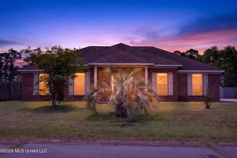 14905 Nassau Dr, Biloxi, MS 39532