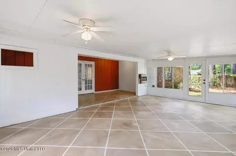 Exterior - 300 Whippoorwill Rd, Brandon, MS 39047 photo 5 of 9
