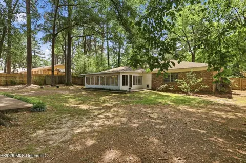 Exterior - 300 Whippoorwill Rd, Brandon, MS 39047 photo 8 of 9