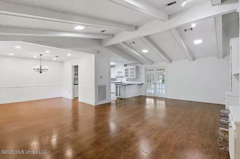 Living - 300 Whippoorwill Rd, Brandon, MS 39047 photo 4 of 5
