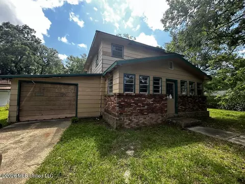 7112 Elder Ferry Rd, Moss Point, MS 39563