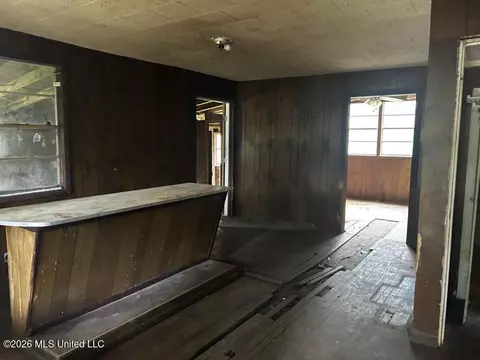 Entry Way - 7112 Elder Ferry Rd, Moss Point, MS 39563 photo 4 of 4