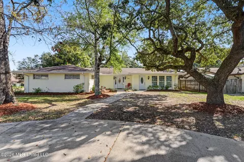 332 Eastview Dr, Biloxi, MS 39531