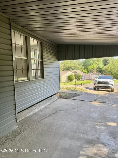 Exterior - 3605 Ridgewood Rd, Natchez, MS 39120 photo 3 of 3