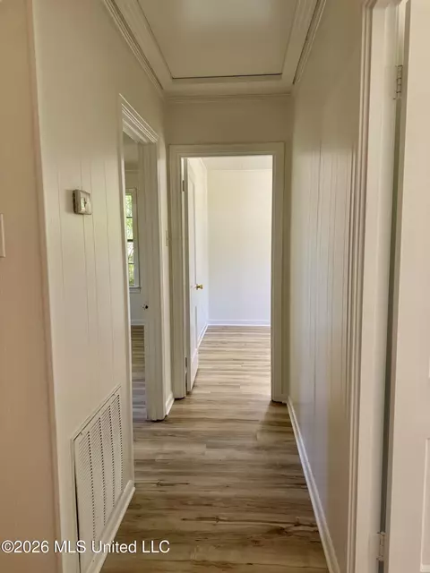Entry Way - 3605 Ridgewood Rd, Natchez, MS 39120 photo 1 of 2
