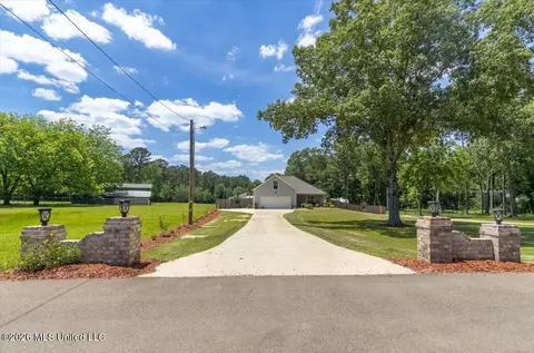 607 Brooks Ave, Pelahatchie, MS 39145