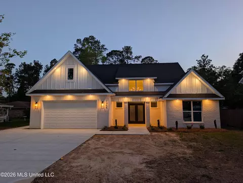 Exterior - 7364 Ahi Dr, Diamondhead, MS 39525 photo 2 of 7