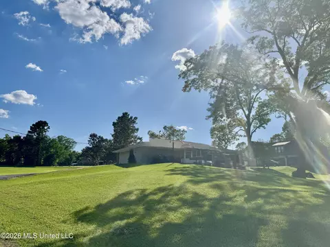 Exterior - 11 Pond Meadow Rd, Natchez, MS 39120 photo 5 of 6