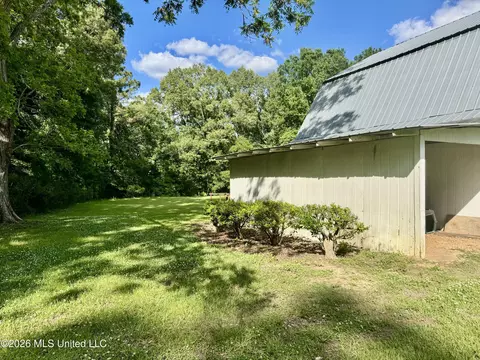 Exterior - 11 Pond Meadow Rd, Natchez, MS 39120 photo 3 of 6