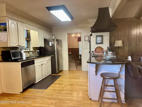Kitchen - 11 Pond Meadow Rd, Natchez, MS 39120 photo 2 of 7