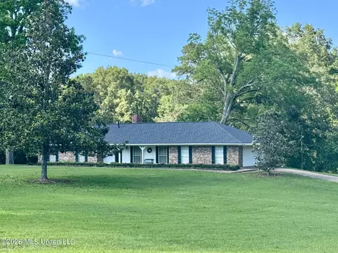 Exterior - 11 Pond Meadow Rd, Natchez, MS 39120 photo 2 of 6