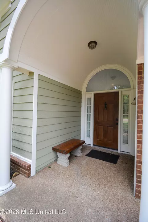 Exterior - 8939 Travis Dr, Olive Branch, MS 38654 photo 6 of 14