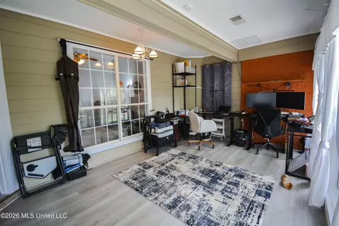 Exterior - 8939 Travis Dr, Olive Branch, MS 38654 photo 10 of 14