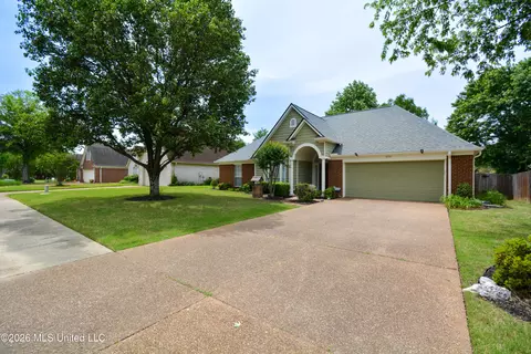 Exterior - 8939 Travis Dr, Olive Branch, MS 38654 photo 3 of 14
