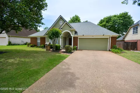 Exterior - 8939 Travis Dr, Olive Branch, MS 38654 photo 5 of 14