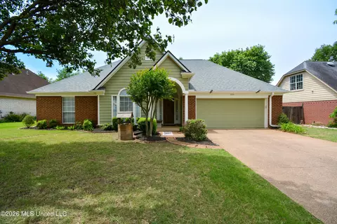Exterior - 8939 Travis Dr, Olive Branch, MS 38654 photo 2 of 14