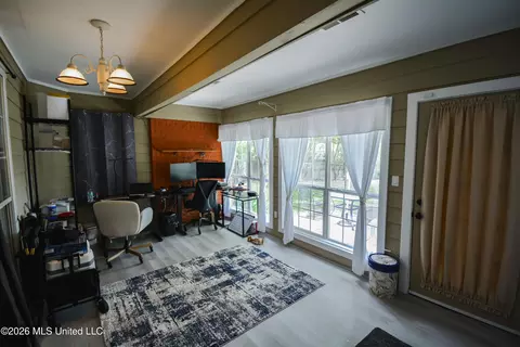 Exterior - 8939 Travis Dr, Olive Branch, MS 38654 photo 7 of 14