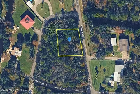 11093 Stewart Dr, Bay Saint Louis, MS 39520